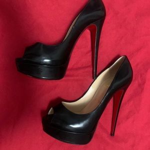 CHRISTIAN LOUBOUTIN
